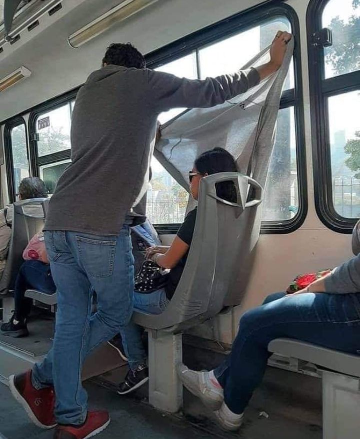 3 Kejadian Konyol di Angkutan Umum, Bikin Salah Tingkah Sendiri